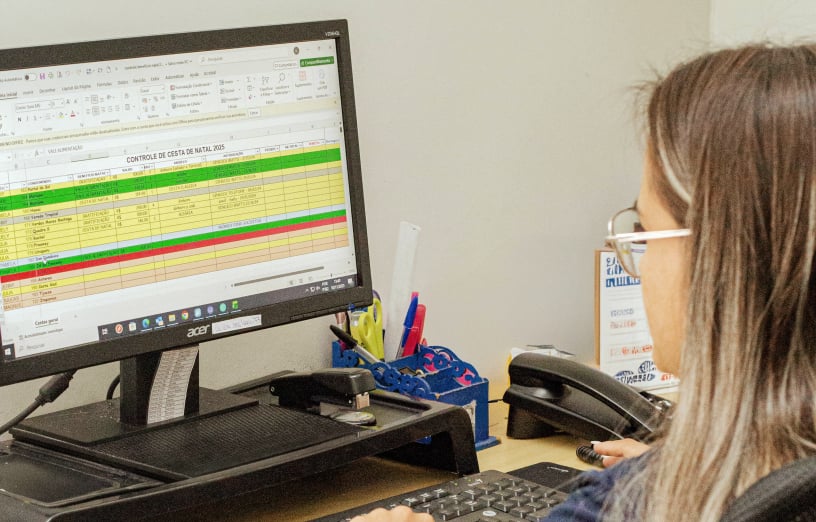 Funcionaras acessando aplicativo